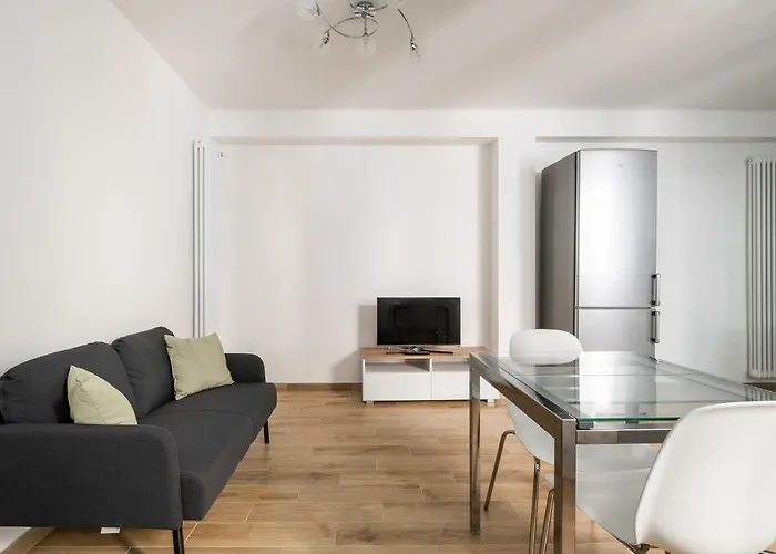 Apartment Centre *